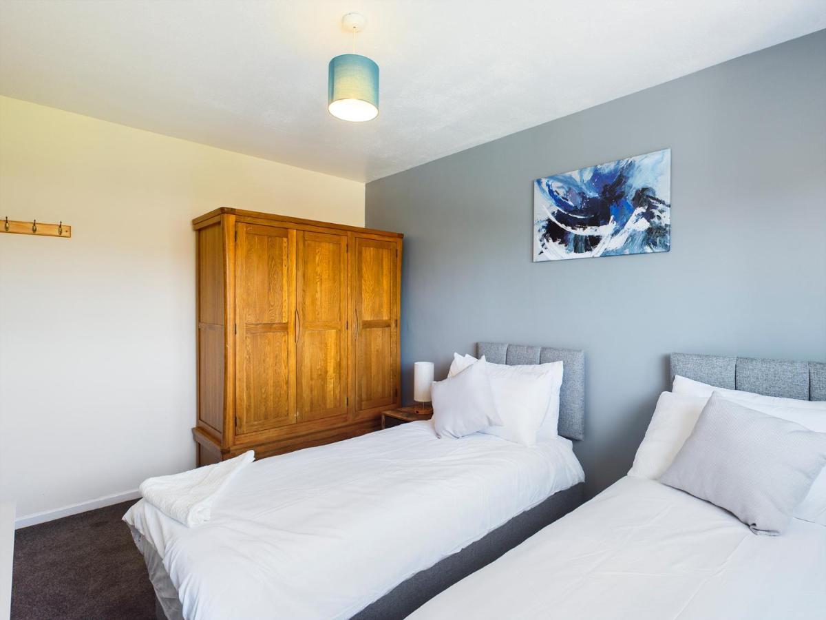 247 Serviced Accommodation In Telford- 3Br House Εξωτερικό φωτογραφία