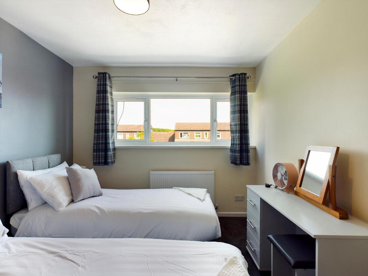 247 Serviced Accommodation In Telford- 3Br House Εξωτερικό φωτογραφία