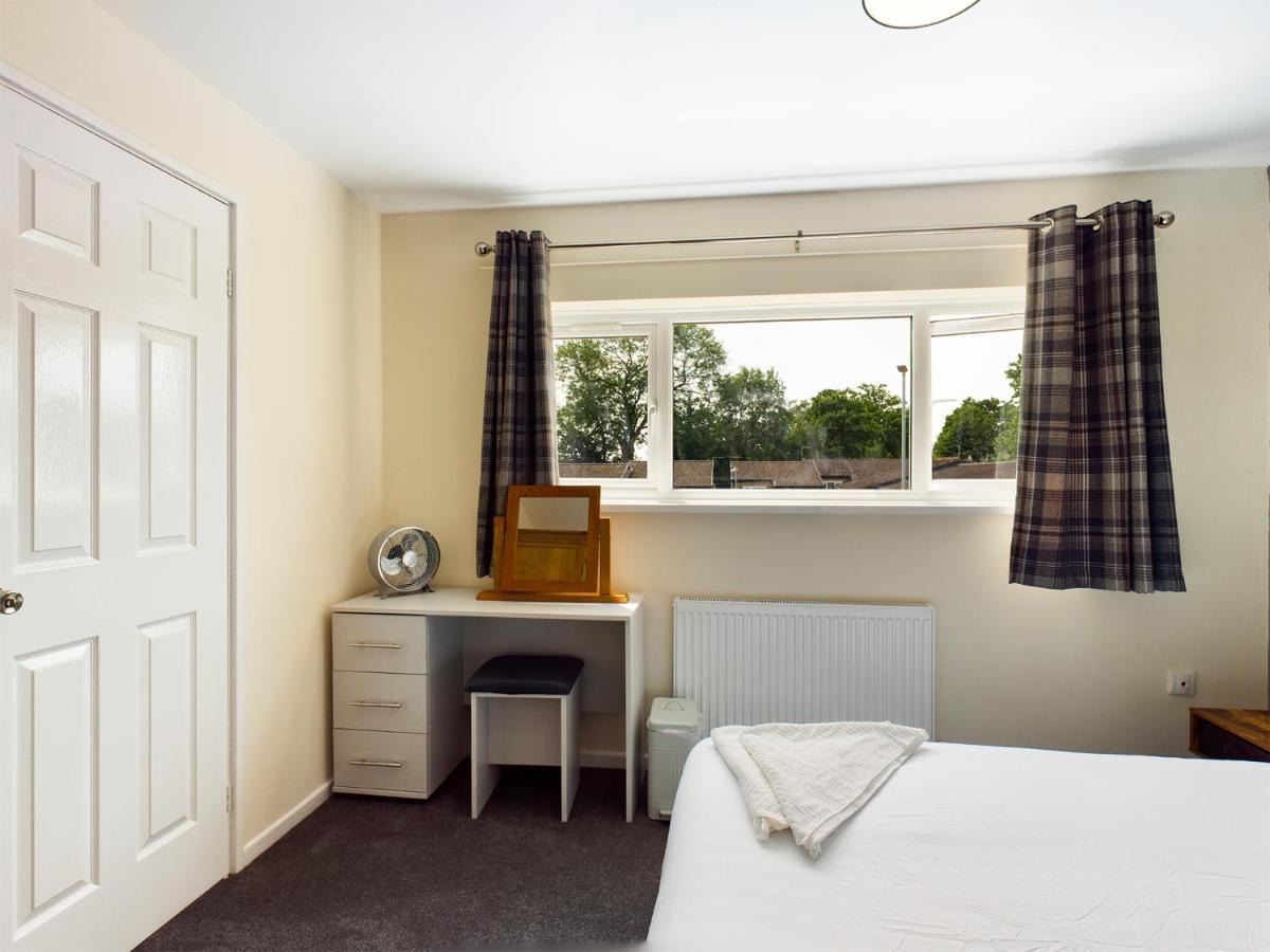 247 Serviced Accommodation In Telford- 3Br House Εξωτερικό φωτογραφία