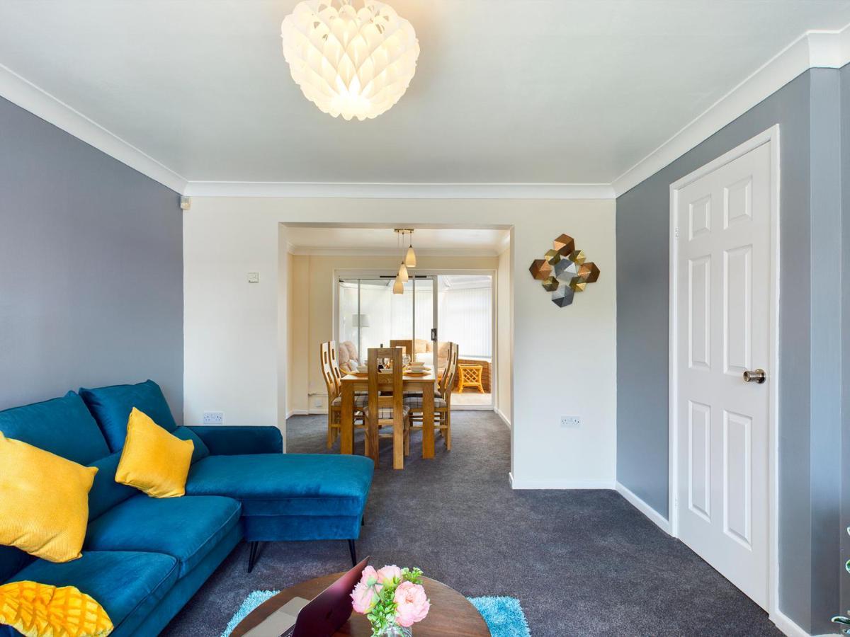 247 Serviced Accommodation In Telford- 3Br House Εξωτερικό φωτογραφία